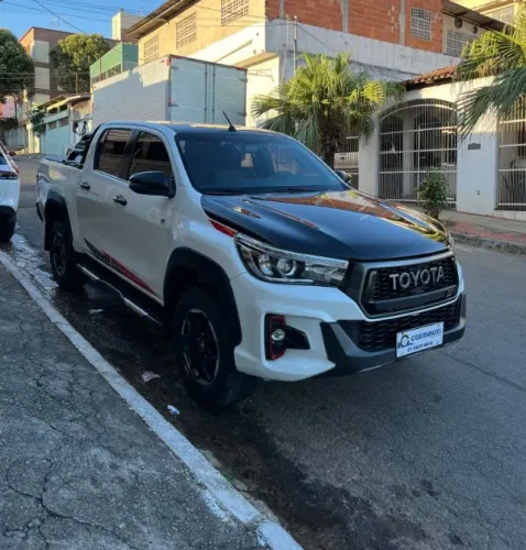 Toyota Hilux CD Gr-s 4X4 2.8 TDI Dies. Aut. 2020