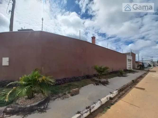 Alugo Casa 