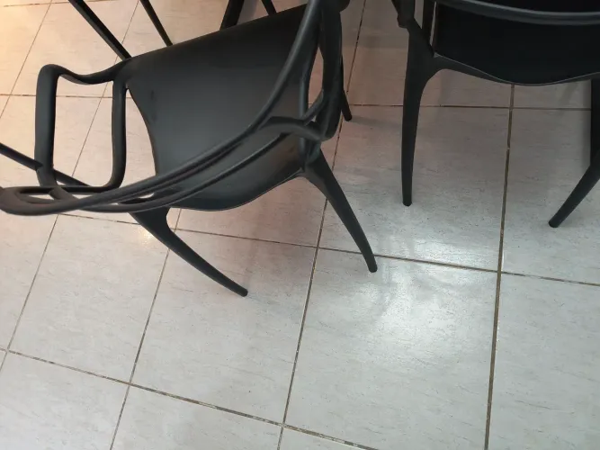 Mesa de jantar com 4 cadeiras