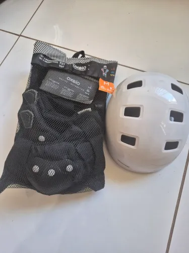 Capacete de skate, patins, bike e acessórios 