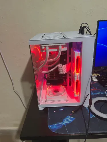 PC GAMER 4 MESES DE USO APENAS