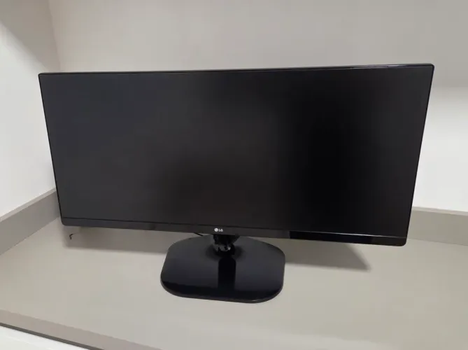 Monitor LG Ultrawide 25" Full HD IPS 25UM58-P - Perfeito Estado
