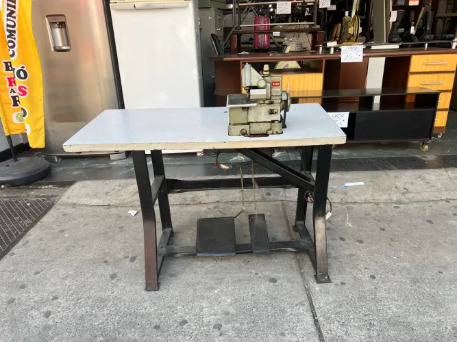 Máquina de Costura Industrial Overlock Star DCY-113