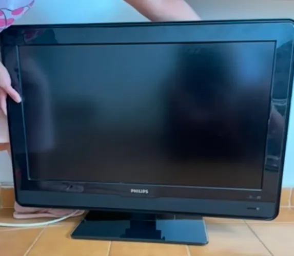 Vendo TV 32 Polegadas ela não e Smart 350$