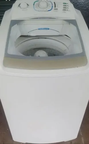 Vendo máquina marca Electrolux 10kg moderna funcionando perfeitamente