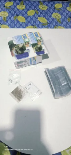 Escova coçador de parede para gatos