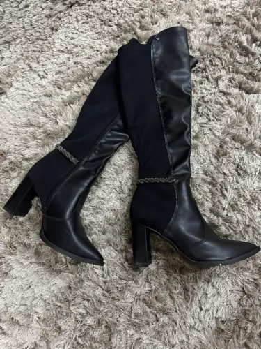 Vende-se bota 