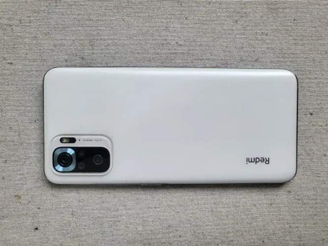 Celular e relógio 