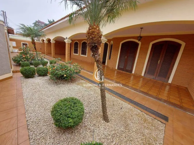 Casa com 3 dormitórios para alugar, 401 m² por R$ 4.771,40/mês - Vila Operária - Rio Claro