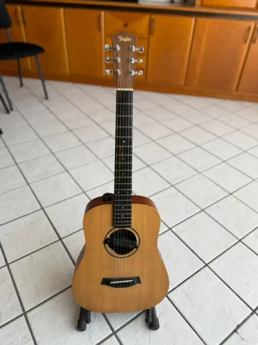 Violão Taylor Baby Elétrico
