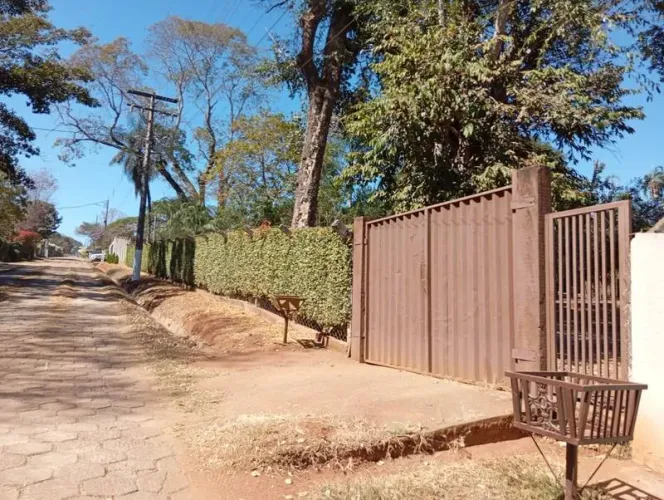 Vende-se chácara em condomínio fechado Miraflores - Hidrolândia - Go