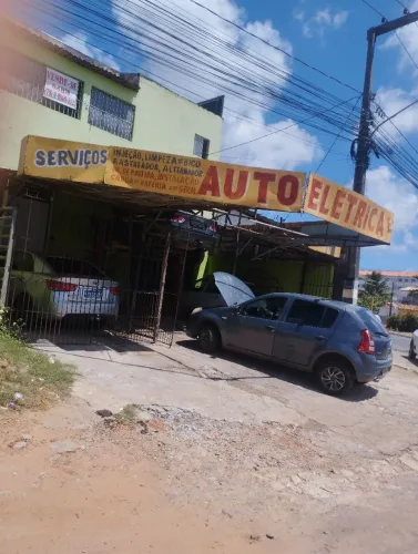 2 CASAS E PONTO COMERCIAL NA AVENIDA LAMARAO