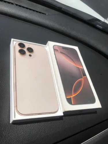 Vendo iPhone 16 pro Max de 256gb 92% de bateria, conservado,sem marcas de uso 