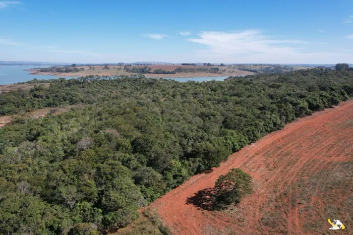 OASIS PARTICULAR COM 8,5HEC ÀS MARGENS DA LAGOA DE NOVA PONTE