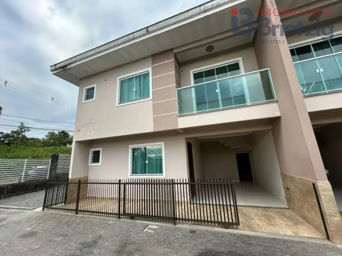 Casa em condomínio para locação em Bom Retiro, Joinville: 102,4m², 2 dormitórios, 1 suíte