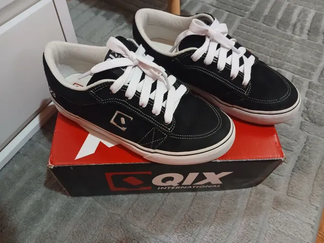 Tênis Original Qix Ninety Three Preto/Branco Tam. 39 (Forma Grande 39/40) - Estado de Novo