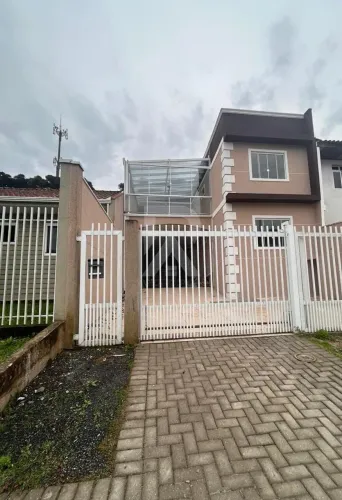 Sobrado com 3 Quartos 02 suítes e 4 Vagas no Xaxim