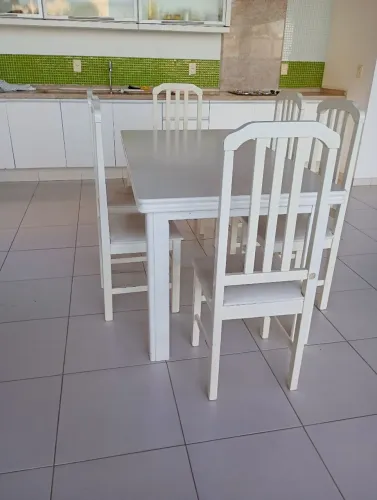 Mesa de jantar branca com 6 cadeiras - Madeira