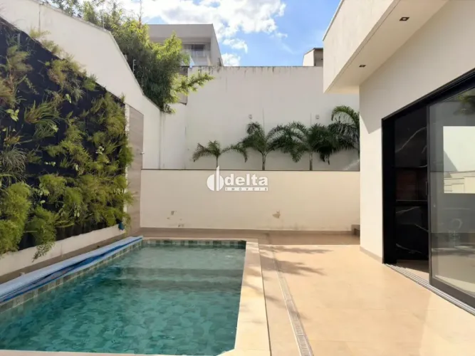 Casa com 3 quartos sendo suíte disponível para venda no bairro Cidade Jardim em Uberlândia