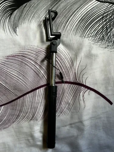 ? Bastão de Selfie para Celular com Suporte - Ótimo Estado!