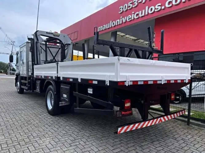 17-190 MUNCK DE 12TON E CABINE SUPLEMENTAR 5 LUGARES CLIMATIZADA