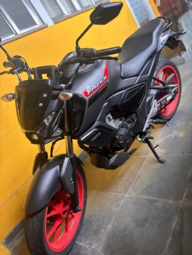 Vendo f15 ,zera demais 