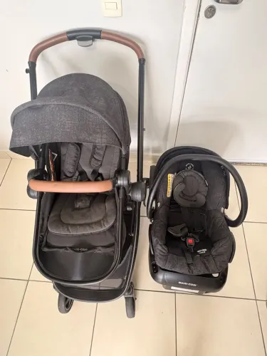 Carrinho de Bebê + Bebê conforto 