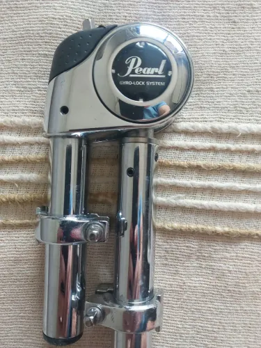 Tom holder Pearl th2001l gyrolock  ( modelo longo fora de linha) substituído pelo 1030