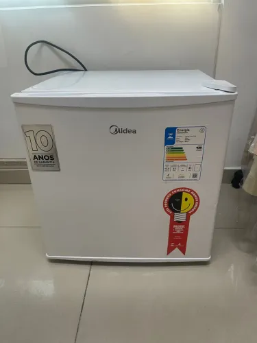 Frigobar Midea 45 Litros Branco - Econômico e Silencioso