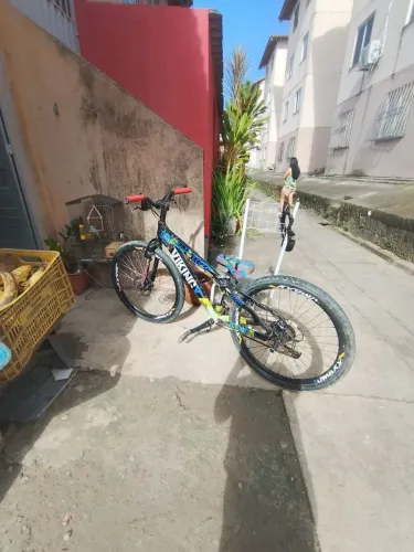 Vendo o bicicleta viking X tem MT-200 manopla, nova banco novo aro vemxx