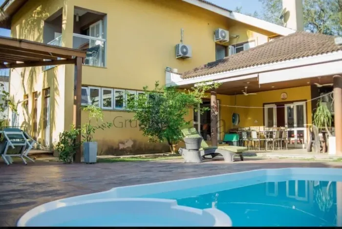 Casa em Condomínio Jacareí Condomínio Sant`anna 5 suítes 361metros. ANALISA PERMUTA