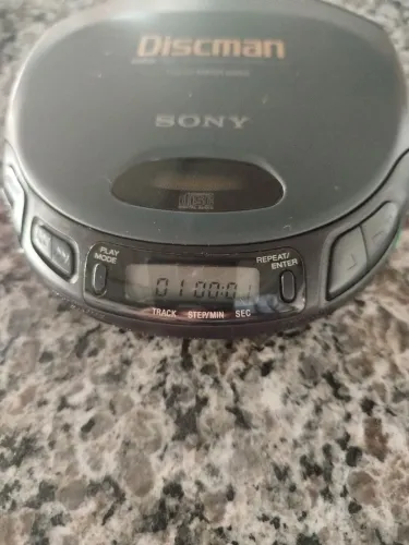 Discman Sony leia descrição.