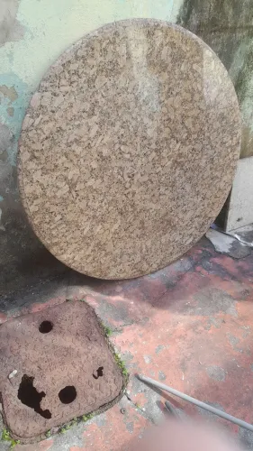 Tampo redondo de granito
