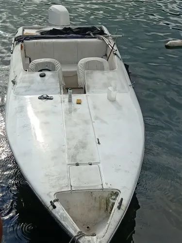 Lancha Real  28 pés 15mil reais motor evinrude 225 hp precisa reparos rabeta 