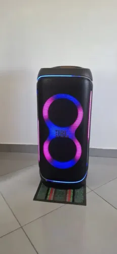 Caixa de Som Bluetooth JBL PartyBox 720  na CAIXA