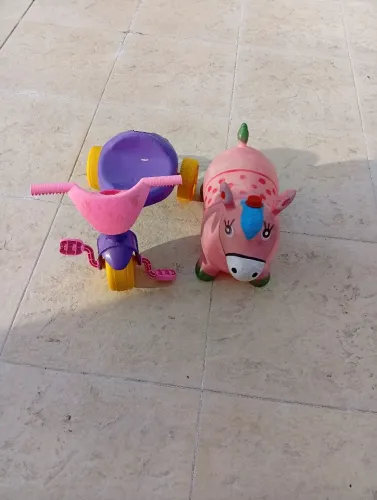 Tico Tico e burro de borracha
