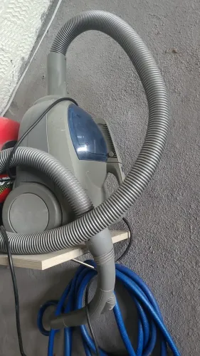 Vendo caixa som aspirador 600