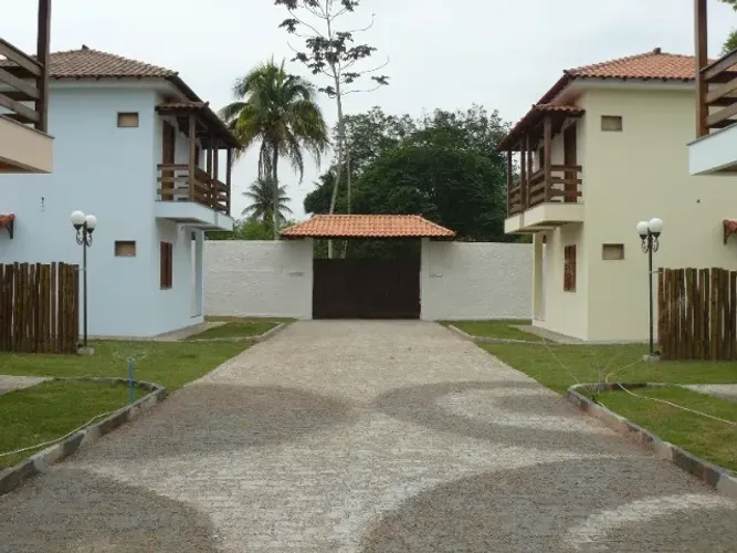 Aluguel de casas de 2 quartos com 2 pavimentos no bairro Quinta Mariana em Guapimirim-RJ