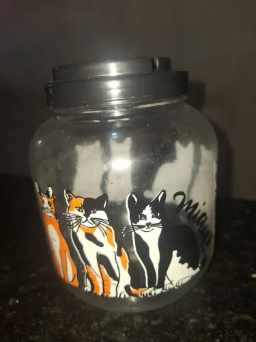 Pote de ração para gatos