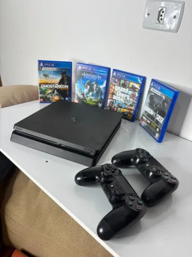PS4 Slim + 2 Controles + 3 Jogos - Ótimo estado