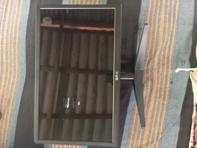 Vendo monitor semi novo