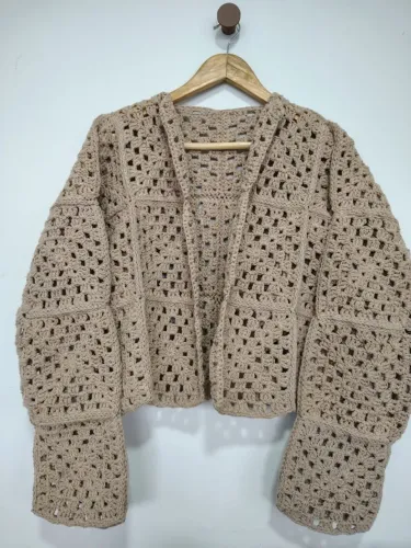 Casaco de crochê (kimono) cor Bege