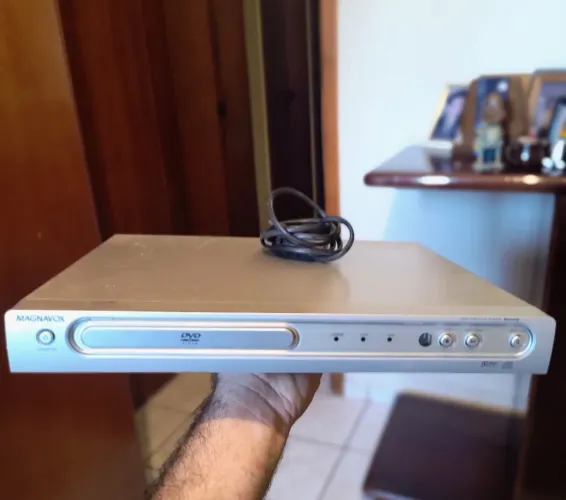 DVD Player Magnavox MDV426 - Slim e Conservado, com cabo RCA e DVDs de BRINDE
