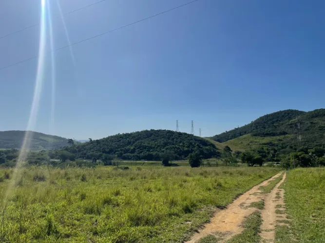 QUEIMADOS VENDO TERRENO 608.000 m2