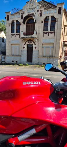 Ducati SuperSport S das galáxias abaixo da FIPE.