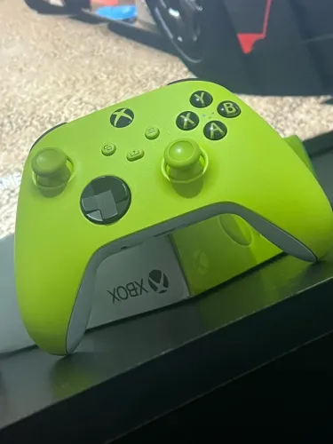 Controle de Xbox Series X|S seminovo