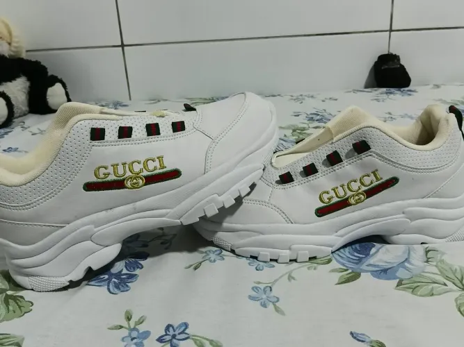 Tênis estiloso da gucci