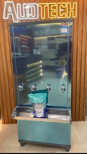 BEBEDOURO FRISBEL 200 LITROS COM FILTRO NOTA FISCAL E GARANTIA ?