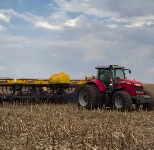 Trator Massey Ferguson 7725 Dyna-6 Ano 2019 Com Plantadeira Tatu USAP Ano 2017 Com 29x50 L