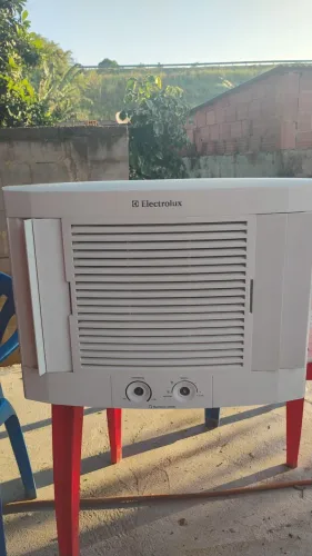 Vendo ar condicionado de janela usado Eletrolux 10mil btus